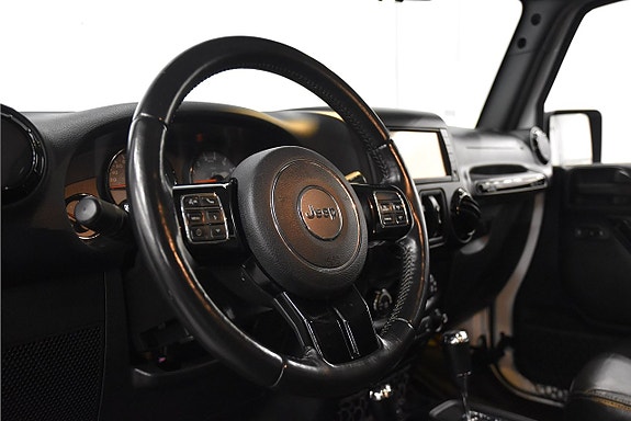 Jeep Wrangler Unlimited 9 of 18