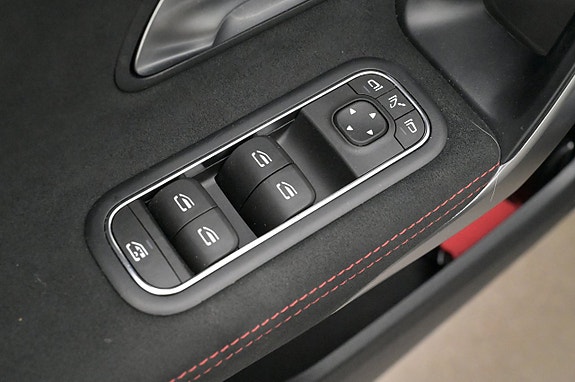 Mercedes-Benz A250 e 13 of 27