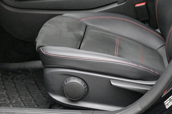 Mercedes-Benz A250 e 14 of 27