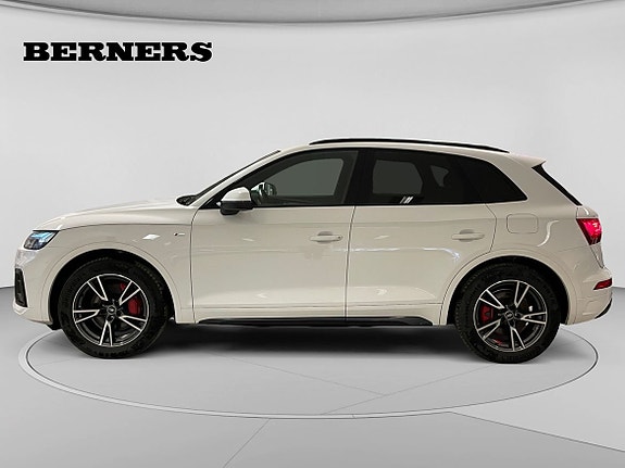 Audi Q5 2 of 5