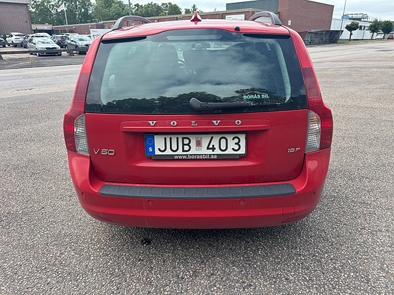 Volvo V50 4 of 5