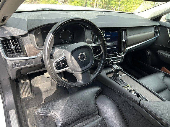 Volvo V90 Cross Country 7 of 10
