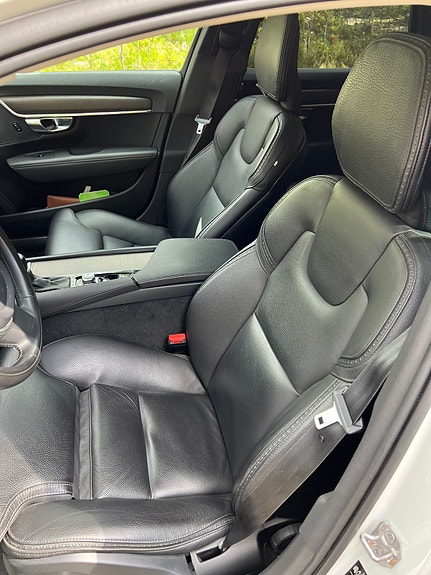 Volvo V90 Cross Country 8 of 10