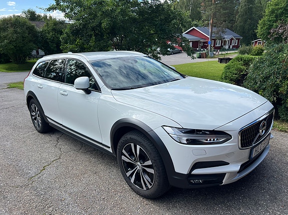 Volvo V90 Cross Country 4 of 10