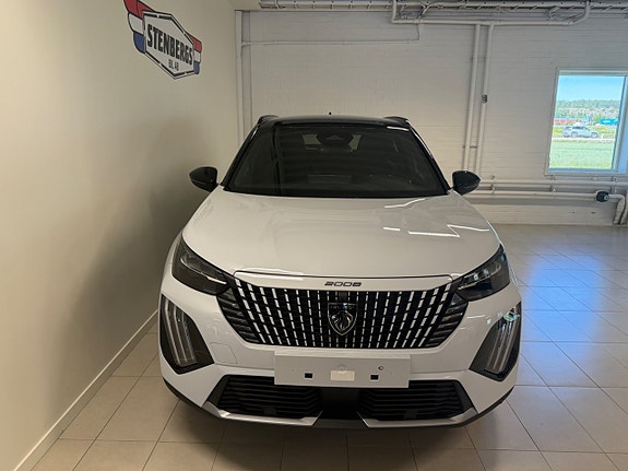 Peugeot 2008 12 of 12