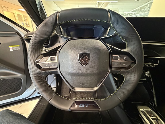 Peugeot 2008 8 of 12