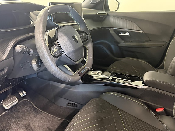 Peugeot 2008 4 of 5