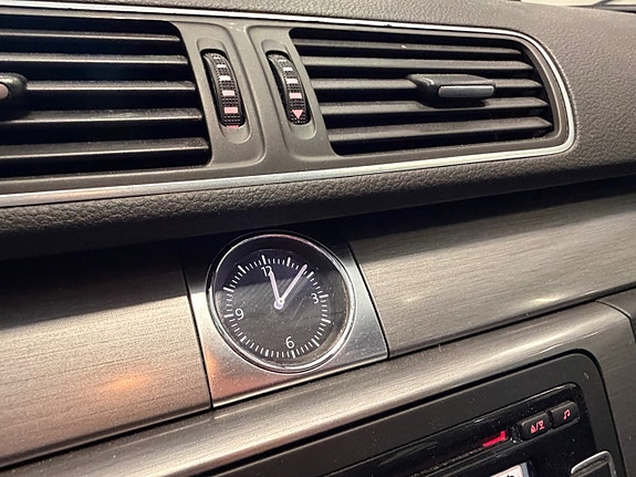 Volkswagen Passat 15 of 16