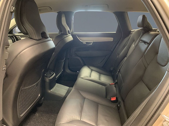 Volvo V90 8 of 16