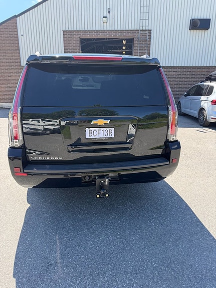Chevrolet Suburban 5 of 5