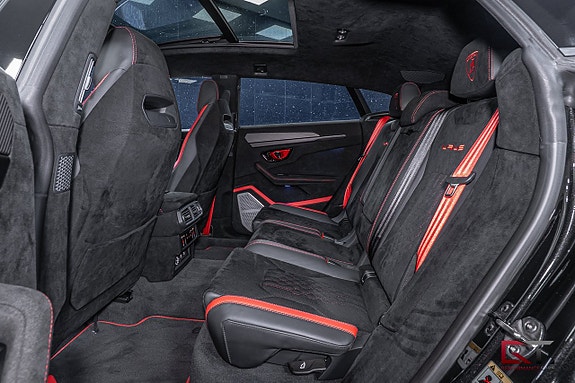 Lamborghini Urus 25 of 27