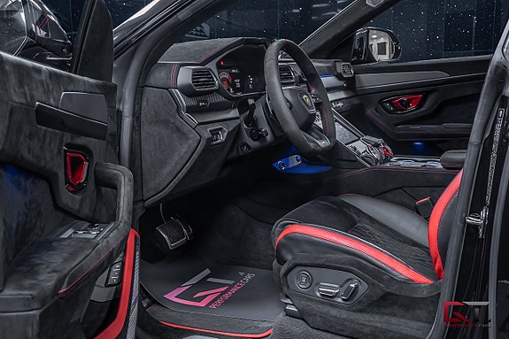 Lamborghini Urus 14 of 27