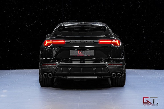 Lamborghini Urus 10 of 27