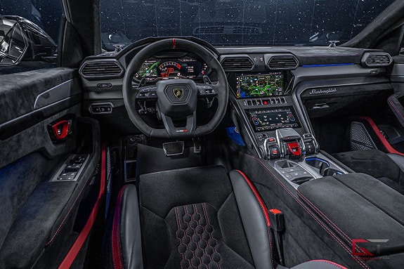 Lamborghini Urus 15 of 27