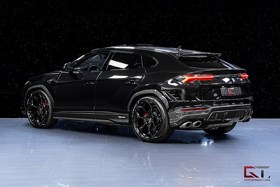 Lamborghini Urus 8 of 27