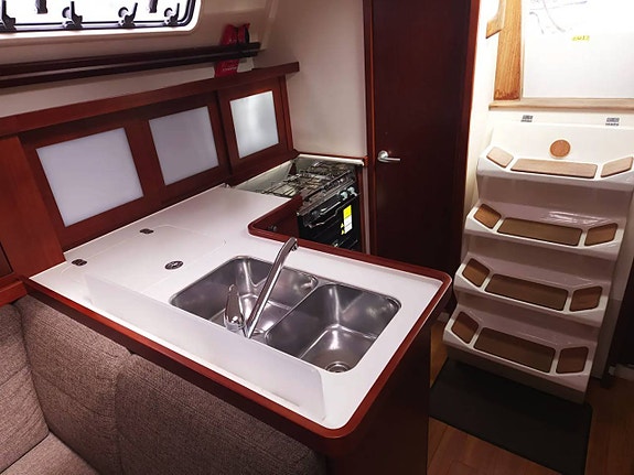 Hanse 375 -2011 4 of 5