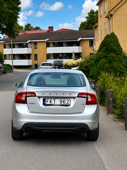 Volvo S60 5 of 5