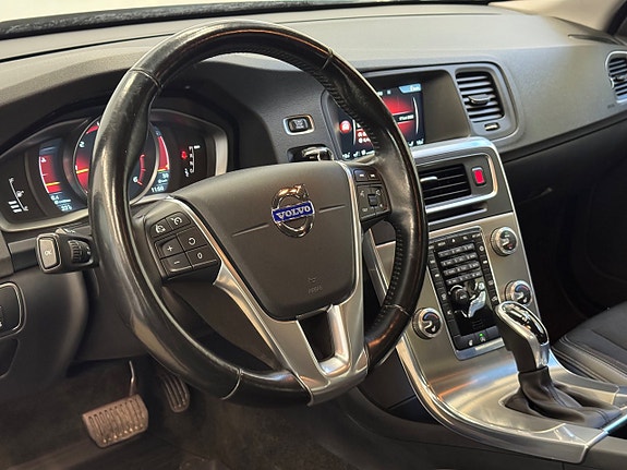 Volvo V60 13 of 15