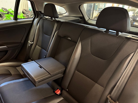 Volvo V60 10 of 15
