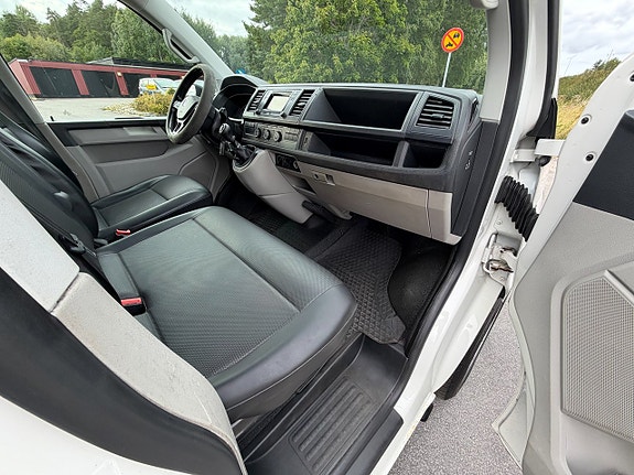 Volkswagen Transporter 9 of 15
