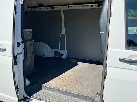 Volkswagen Transporter 11 of 15