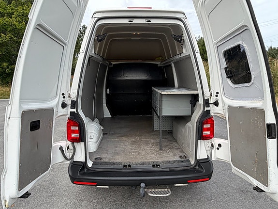 Volkswagen Transporter 12 of 15