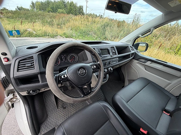 Volkswagen Transporter 7 of 15