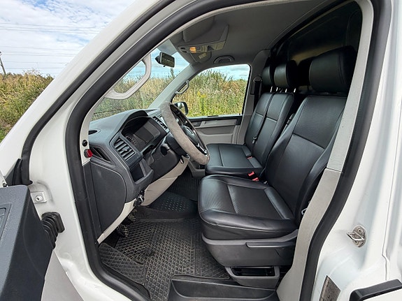 Volkswagen Transporter 8 of 15