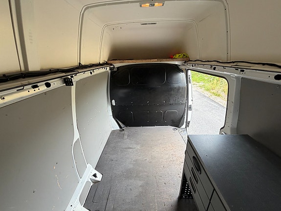 Volkswagen Transporter 13 of 15