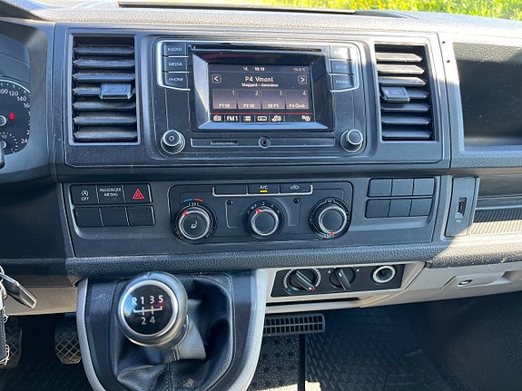Volkswagen Transporter 10 of 15