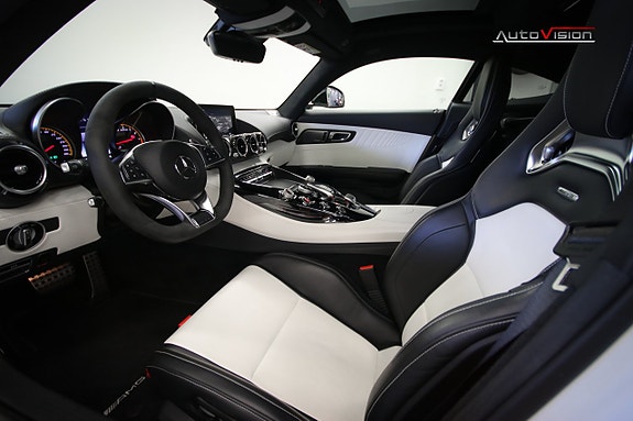 Mercedes-Benz AMG GT S 12 of 29