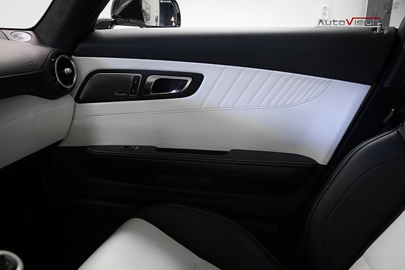Mercedes-Benz AMG GT S 18 of 29