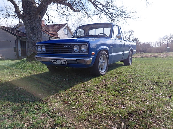 Mazda B1800 2 of 5