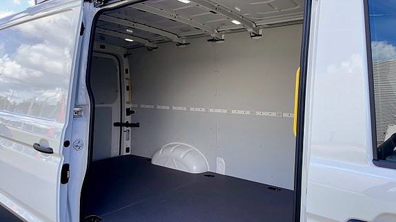 Volkswagen Crafter 13 of 15