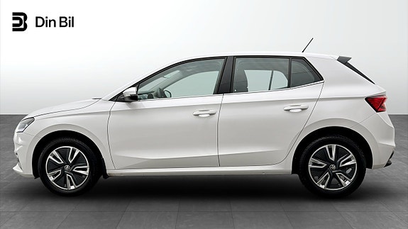 Skoda Fabia 2 of 5