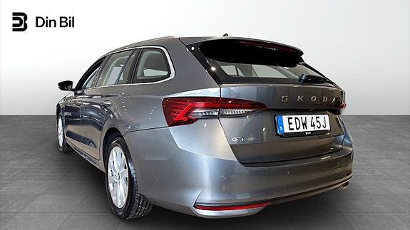 Skoda Octavia 3 of 5