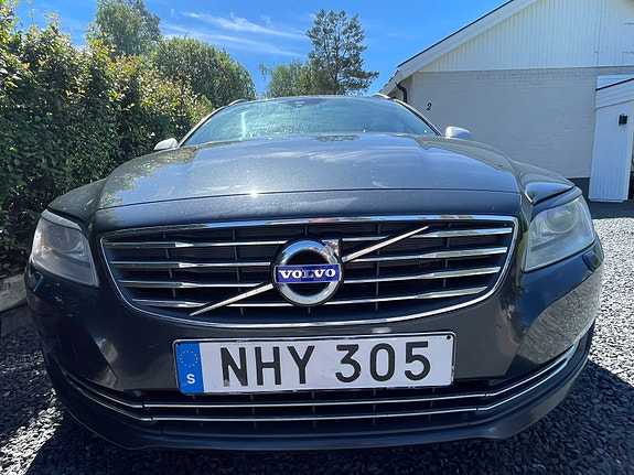 Volvo V70 3 of 9
