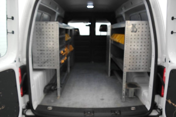 Volkswagen Caddy Maxi 18 of 20