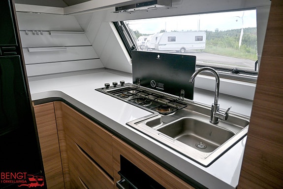Adria ALPINA 663 HT 15 of 21