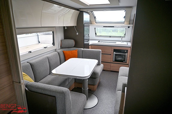 Adria ALPINA 663 HT 12 of 21