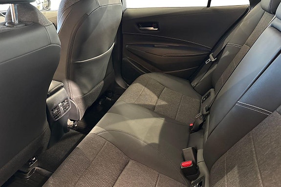 Toyota Corolla 13 of 21