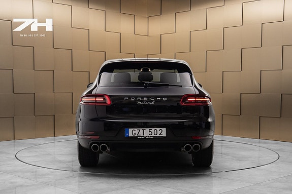 Porsche Macan S 4 of 5