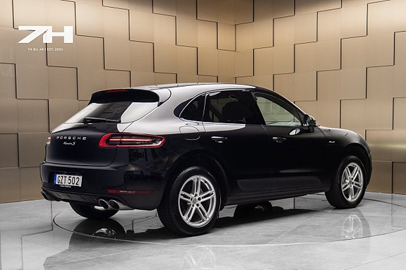 Porsche Macan S 5 of 5
