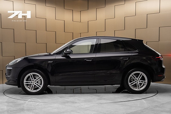 Porsche Macan S 2 of 5