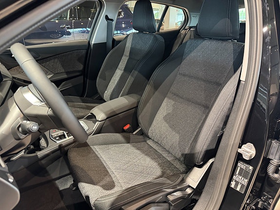 BMW 120 8 of 16