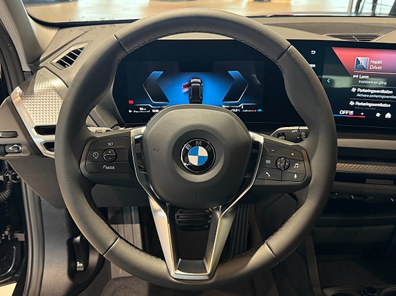BMW 120 9 of 16
