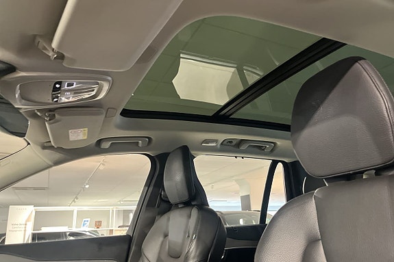 Volvo XC90 13 of 17