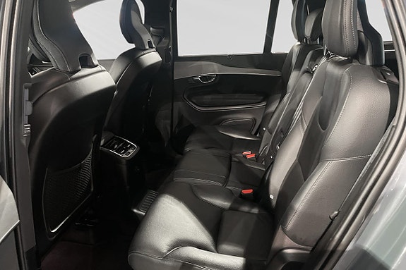 Volvo XC90 7 of 17