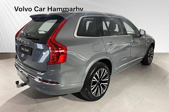 Volvo XC90 4 of 17