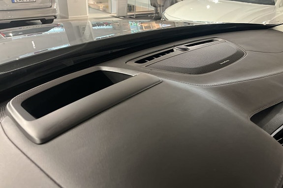 Volvo XC90 12 of 17